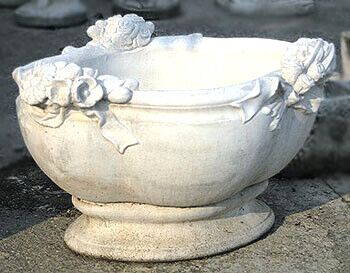 VA103/B - VASO OVALE CON FIORI IN MARMO CEMENTO