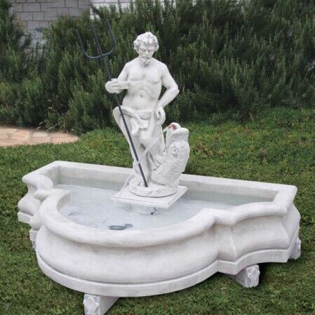 995/I - FONTANA NETTUNO IN MARMO CEMENTO