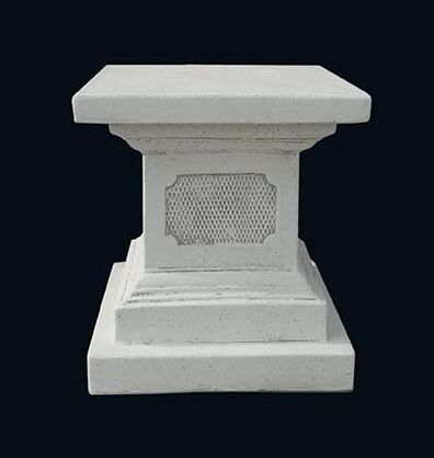 692/I - BASE QUADRATA IN MARMO CEMENTO