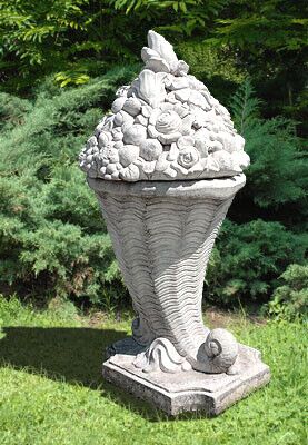 VA92/B - TE32/B - VASO CORNUCOPIA IN MARMO CEMENTO