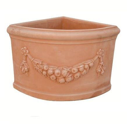 VASO AD ANGOLO FESTONATO IN TERRACOTTA
