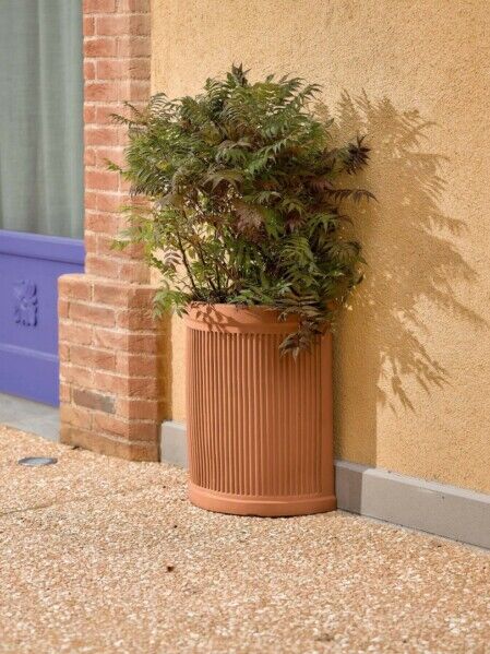 2089/EP - VASO A MURO MILLERIGHE IN RESINA