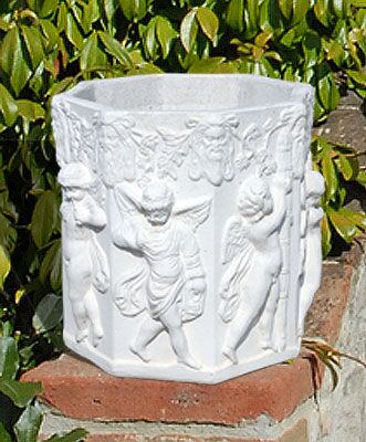 VASO OTTAGONALE CON ANGIOLETTI IN MARMO CEMENTO