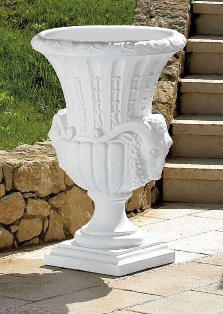 1947/EP - VASO ARIETE IN RESINA