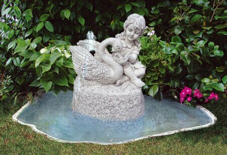 LG3509/DG - LAGHETTO IN PVC + BAMBINA CON CIGNO IN MARMO CEMENTO